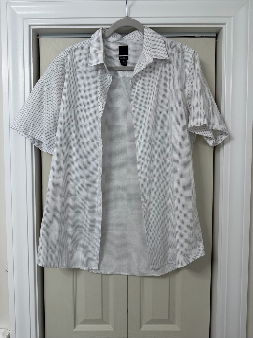 H&M Short-Sleeve White Micro-Pattern Dress Shirt
